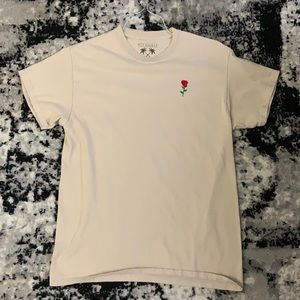 Riot society rose t shirt medium